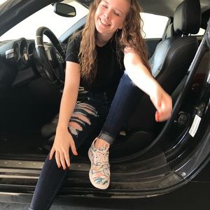 ripped american eagle jeans